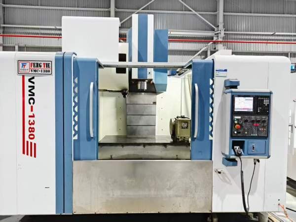 新到一台2023年台湾峰铁1380四轴加工中心，台湾潭佳32.