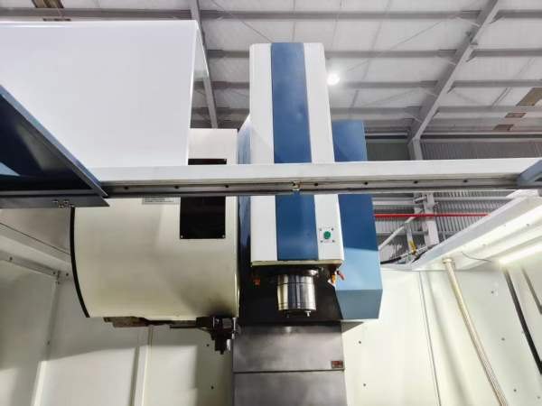 新到一台2023年台湾峰铁1380四轴加工中心，台湾潭佳32.