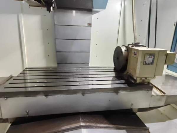 新到一台2023年台湾峰铁1380四轴加工中心，台湾潭佳32.