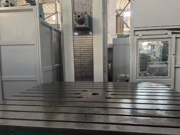 号外号外意大利帕马130高配型数控镗床工作台参数：工.