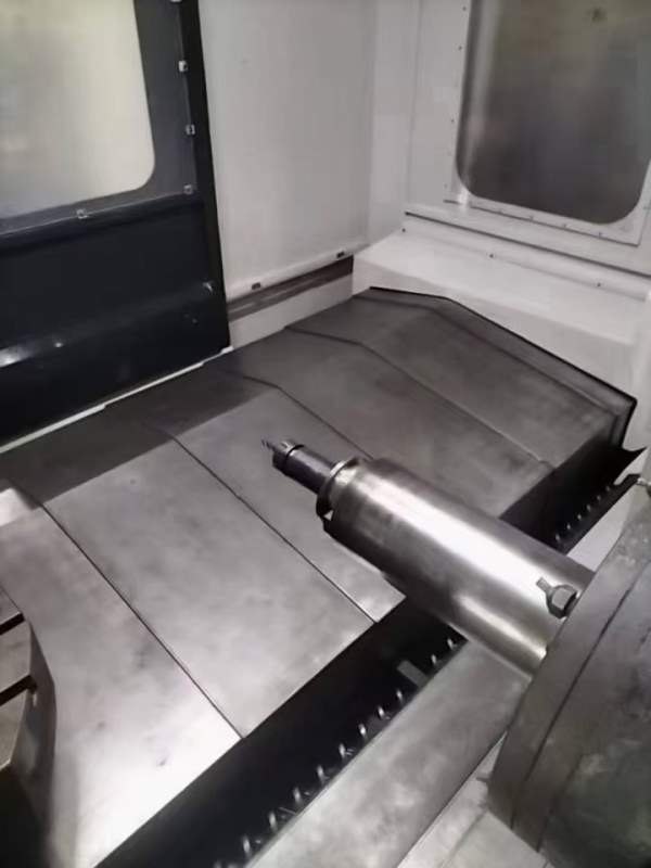 海天卧式镗铣100H海天1米卧加一台，型号:HTM-100H/d .