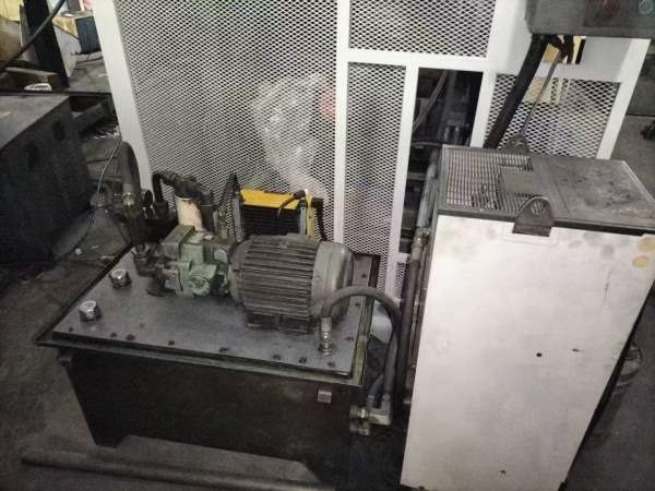 海天卧式镗铣100H海天1米卧加一台，型号:HTM-100H/d .