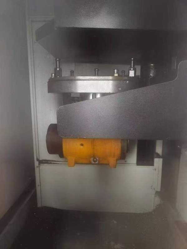 军工单位出品。海天五轴5米龙门，GNU重型系列，工作台.