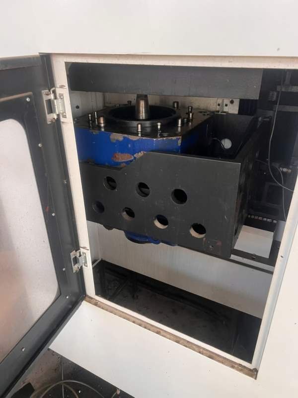 纽威PM3060HZ。工作台3X6米，门宽3.8米，门高1.6米。.