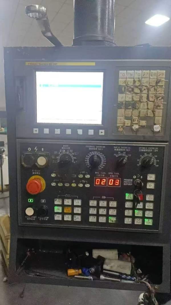在位出售两线一硬2013龙门加工中心，发那科MF系统，刀.
