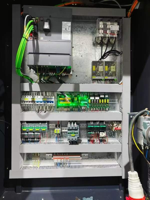 江苏吉德特1370加工中心2025年 三菱M80系统三轴滚柱线.