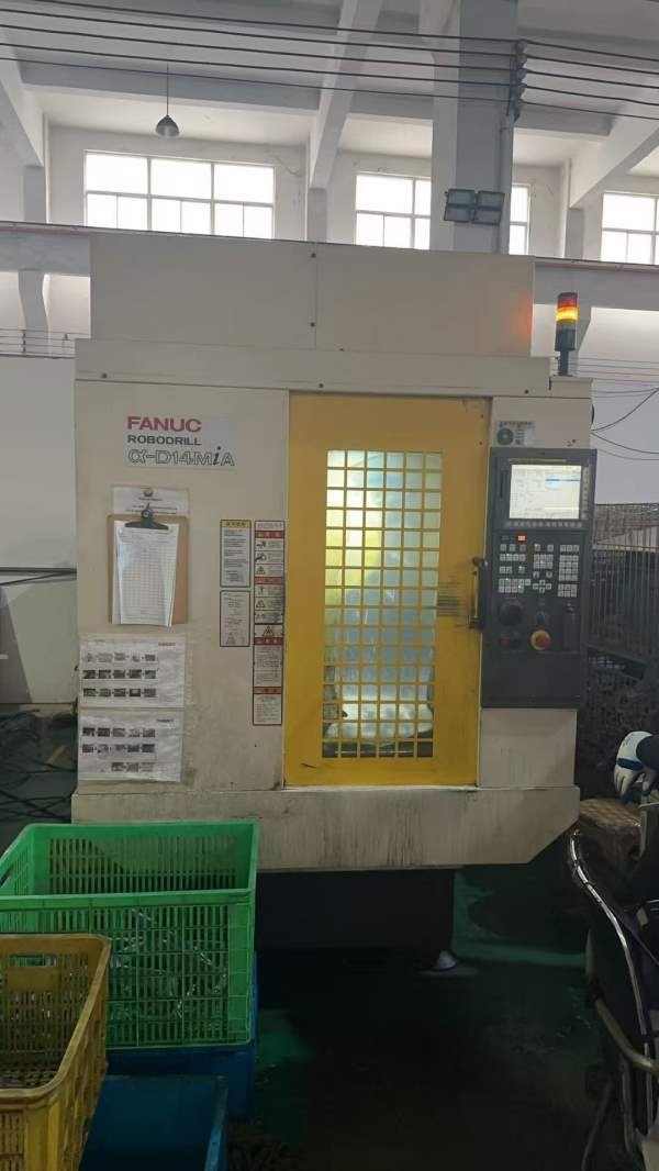 刚刚买下2015年发那科钻攻中心，14把刀，精度如新机，.