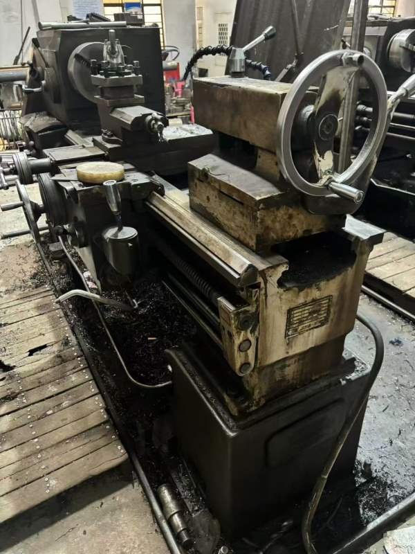 两台沈阳61501米车床批发，无锡提货