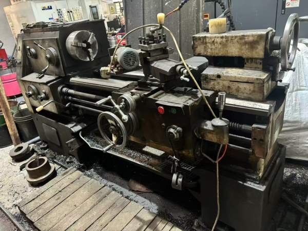 两台沈阳61501米车床批发，无锡提货