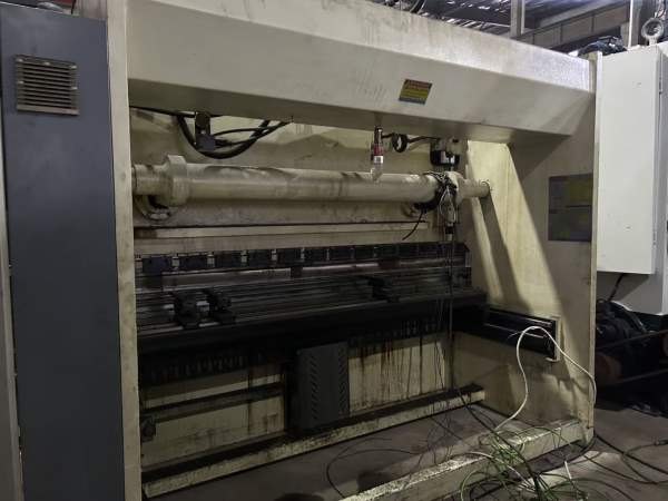 2016年江苏立典数控液压板料折弯机，双伺服，WL67K100.