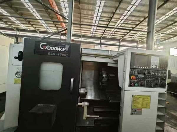 新到两台程泰GLS1500数控车床，原版原漆，精度一丝内.