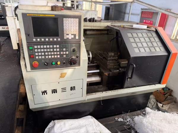 济南三机6136数控车，发那科系统，价格便宜