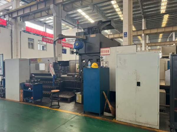 10年威立521龙门，工作台2米5米，门宽2.3米，门高1.1.