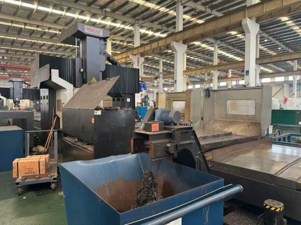 10年威立521龙门，工作台2米5米，门宽2.3米，门高1.1.