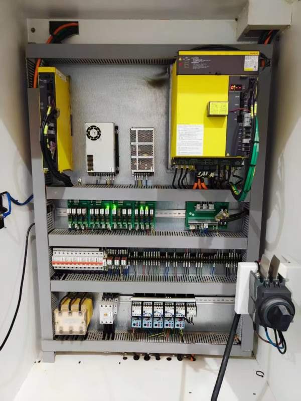 新到一台2021年浙江华特1160加工中心，发那科OI-MFPlu.