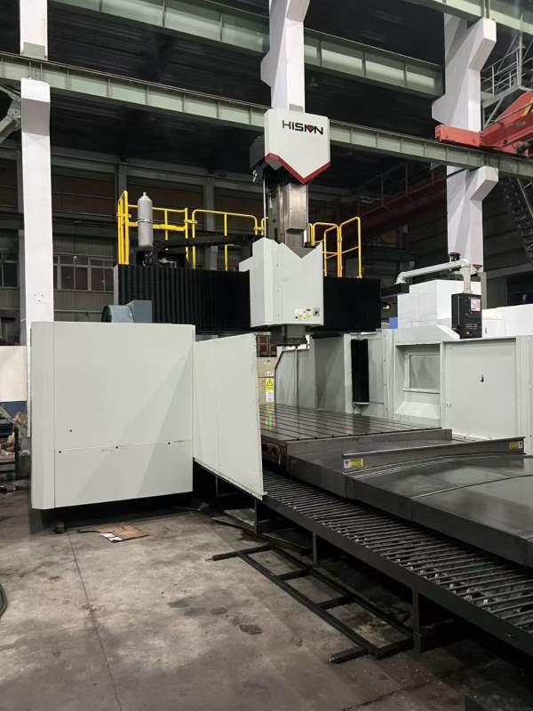 刚刚到货重型海天4028龙门加工中心 工作台2X4 门宽2.8.