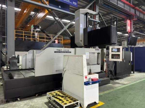 大金3320龙门，编号0108号工作台1.7米3.3米，门宽2米.