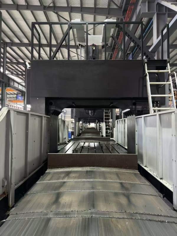 大金3320龙门，编号0108号工作台1.7米3.3米，门宽2米.