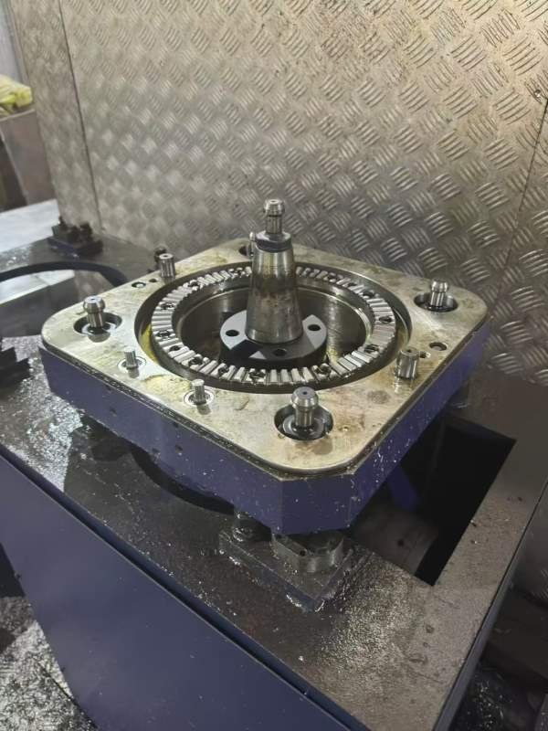 浙江工厂刚刚买下中捷动柱12米龙门加工中心工作台3X12.