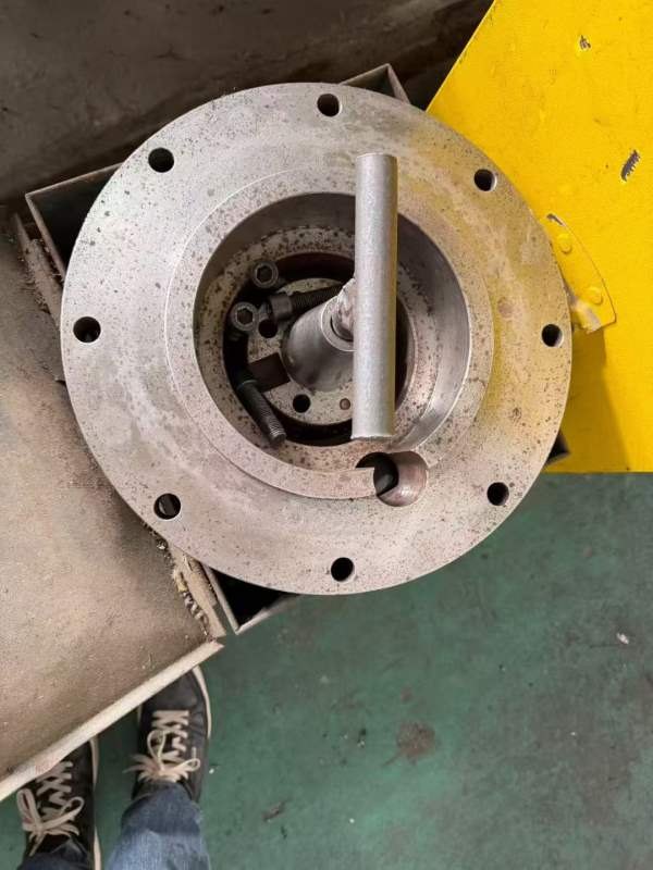 到工期了，便宜处理，22年到厂纽威6033龙门加工中心工.