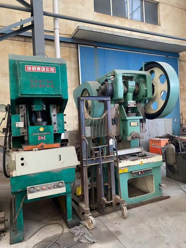 压力机，万向摇臂钻，数控剪板机，现货出售