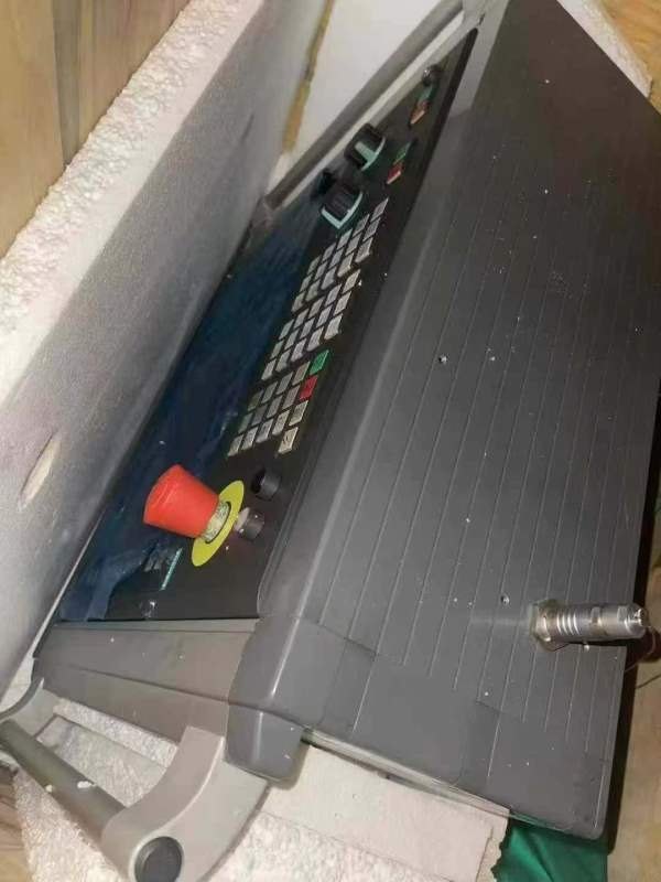 全新带包装箱昆机6513数控镗铣床带平旋盘带U轴 西门子.