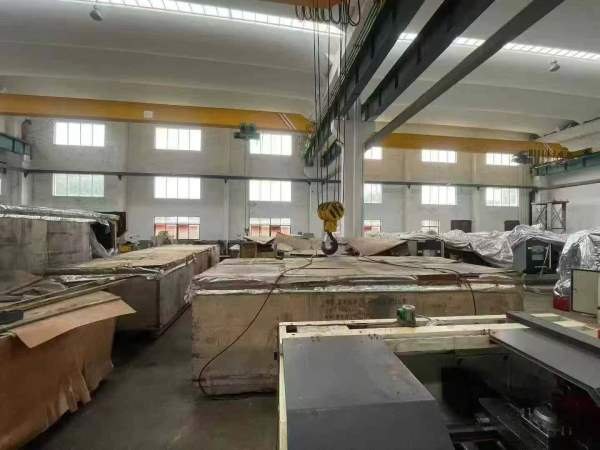 全新带包装箱昆机6513数控镗铣床带平旋盘带U轴 西门子.