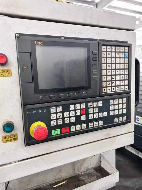 出售迈拓斯一鸣雕铣机、5040两台、BT30主轴、带刀库、.