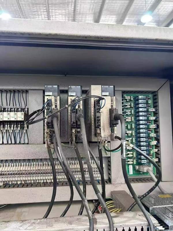 出售迈拓斯一鸣雕铣机、5040两台、BT30主轴、带刀库、.