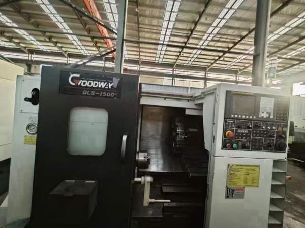 新到两台程泰GLS1500数控车床，10工位刀塔，发那科TF.