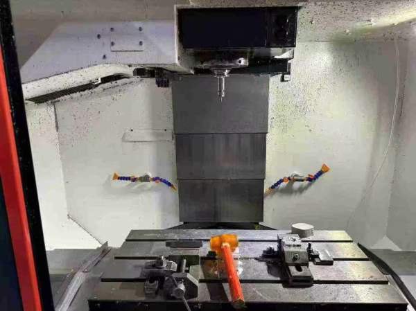 MAZAK马扎克430AL立式加工中心工作台：mm三轴行程：0m.