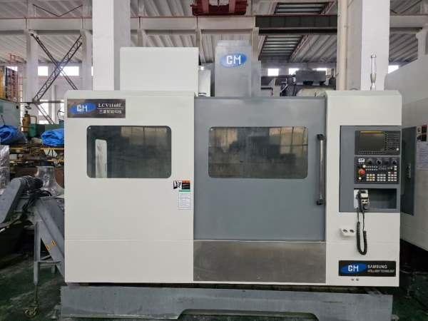 刚刚买下，同款两台三星智能1160加工中心，三轴线轨，.