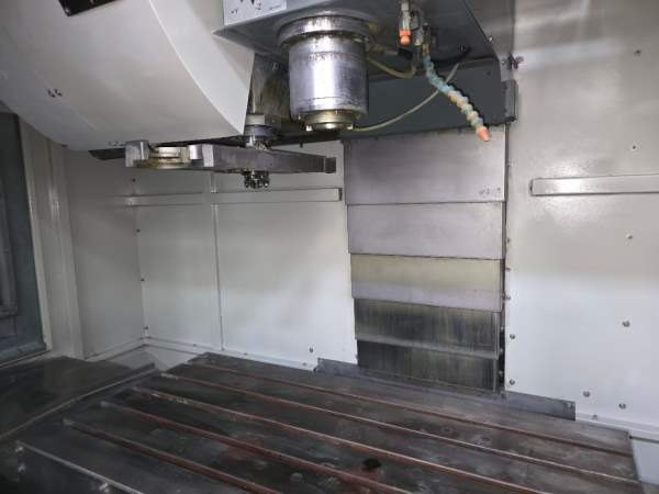 刚刚买下，同款两台三星智能1160加工中心，三轴线轨，.