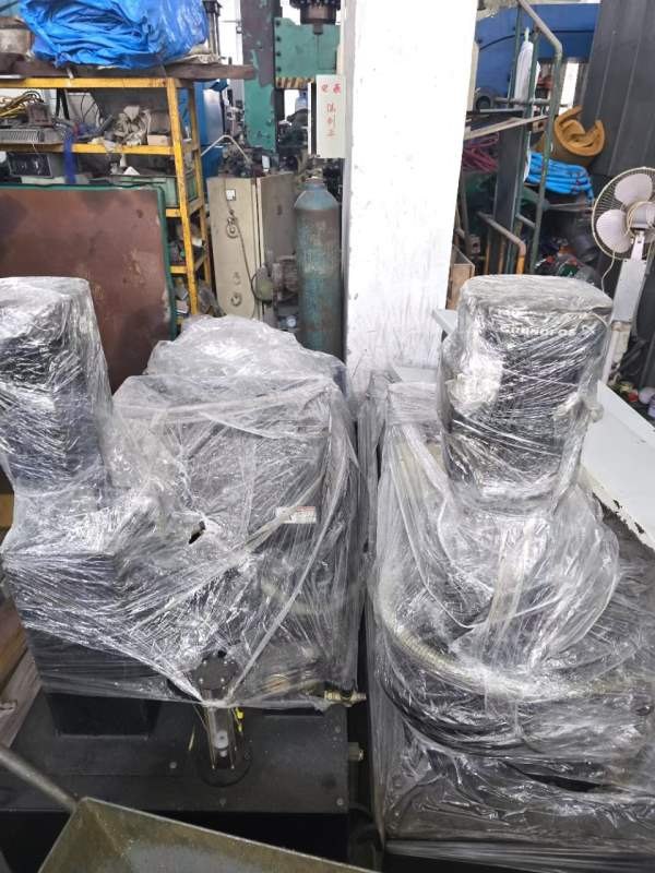 刚刚买下，同款两台三星智能1160加工中心，三轴线轨，.