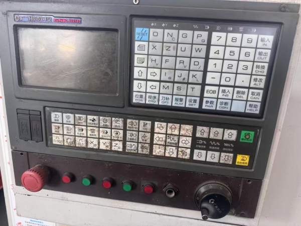 批发:同款四台，斜轨车床，线轨排刀，广数980系统，8.