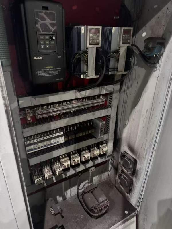 批发:同款四台，斜轨车床，线轨排刀，广数980系统，8.