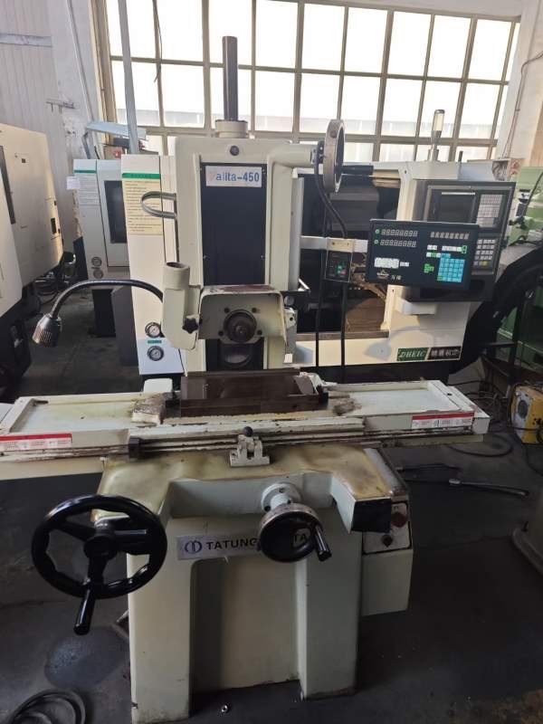 精品亚力达618磨床两台，低价