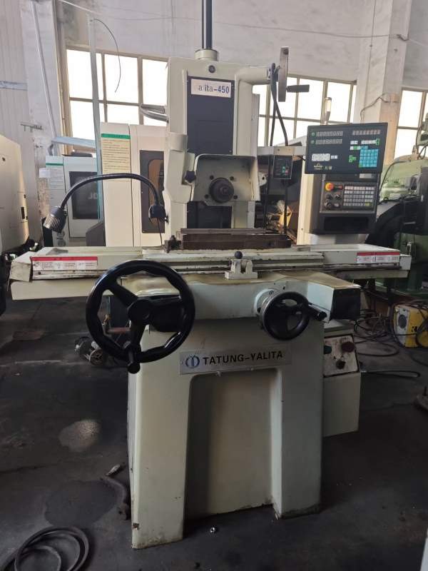 精品亚力达618磨床两台，低价