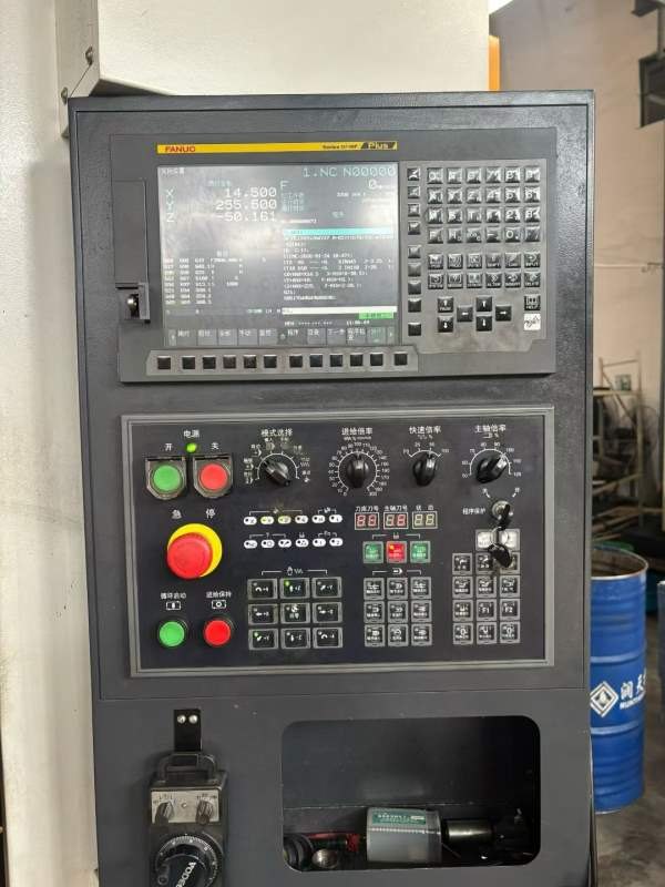 刚刚拿下准新机：2025年10月浙江纳迪克855加工中心，.