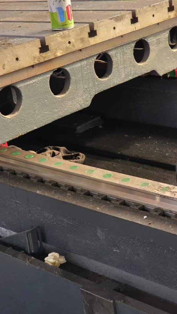 台湾全新机DMV-4022龙门加工中心，光机，全新机，带质.