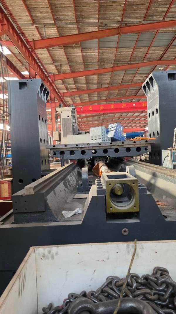 台湾全新机DMV-4022龙门加工中心，光机，全新机，带质.