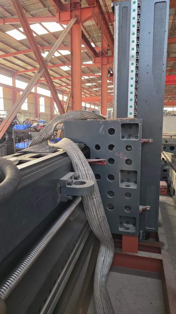 台湾全新机DMV-4022龙门加工中心，光机，全新机，带质.