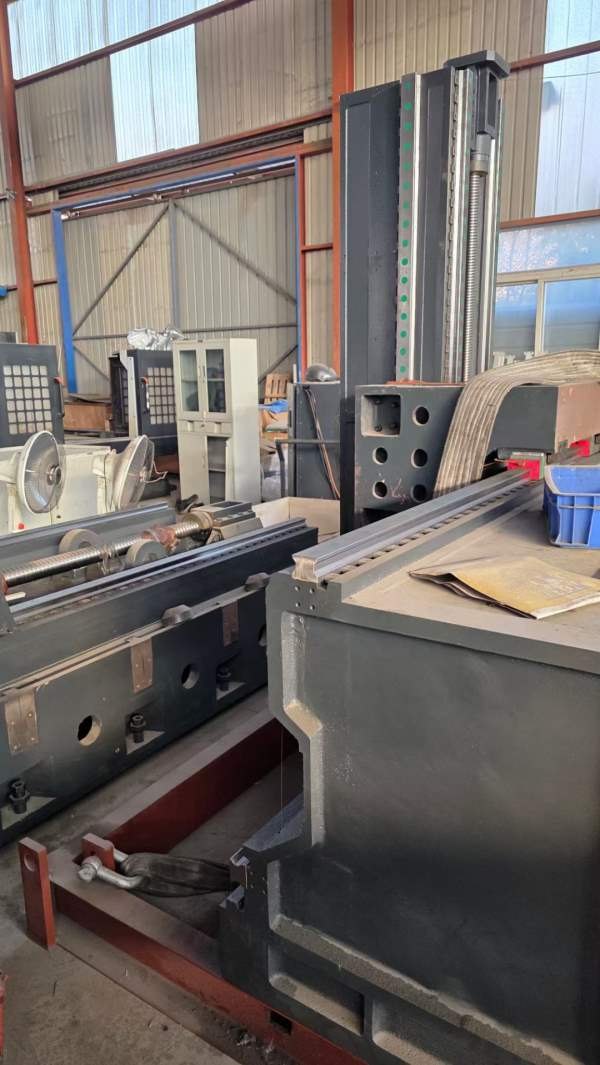 台湾全新机DMV-4022龙门加工中心，光机，全新机，带质.