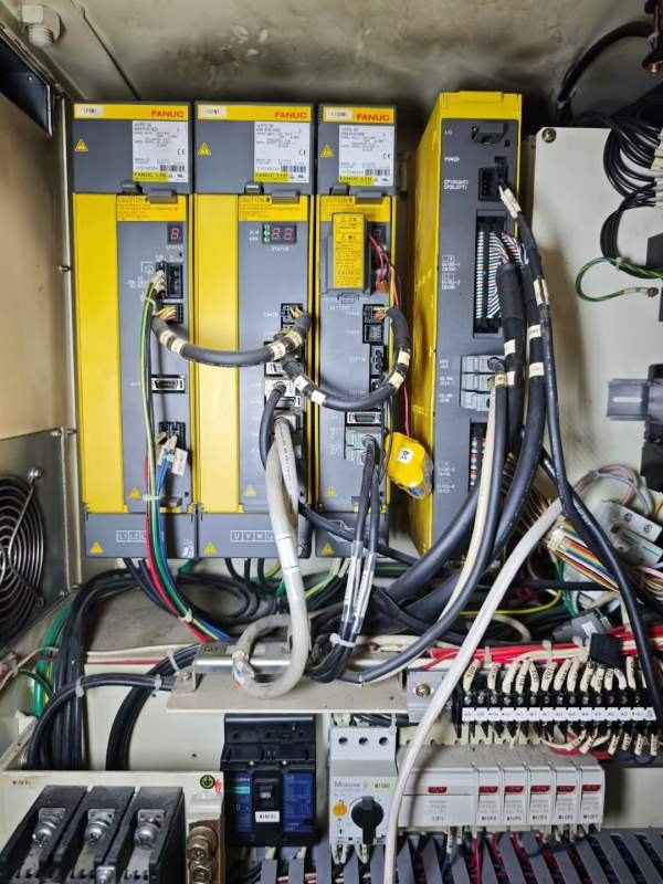 同款两台，日本富士TN-36T数控车床，发那科系统，8寸.