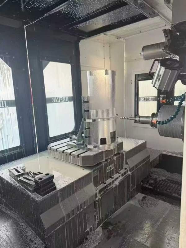 2024年乔锋630卧加，bt50主轴，工作台千分度，发那科m.