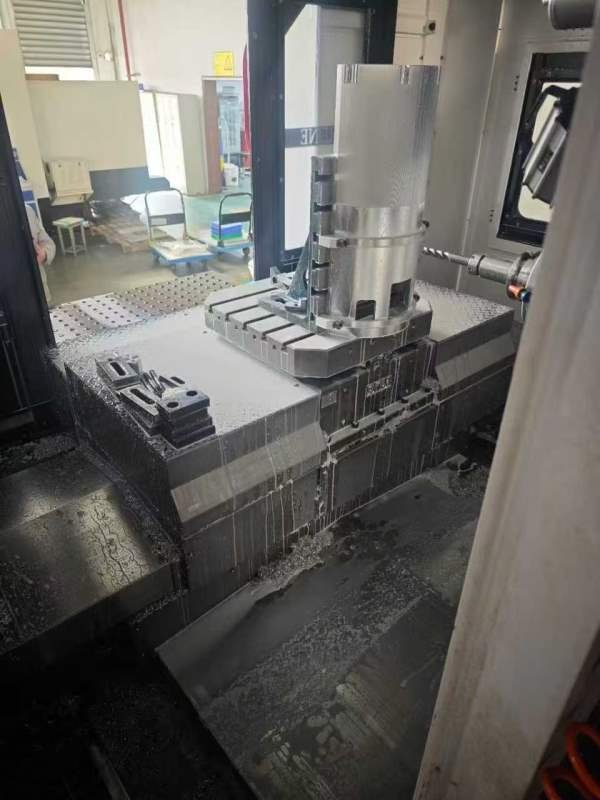 2024年乔锋630卧加，bt50主轴，工作台千分度，发那科m.