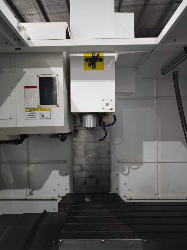 精志重型855加工中心，发那科MF PIUS系统，BT40主轴10.