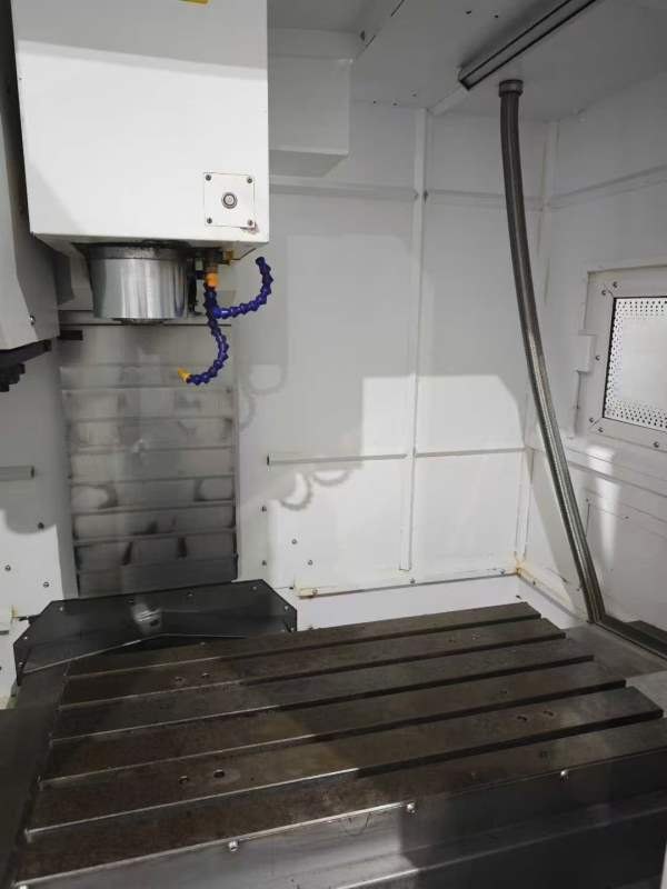 精志重型855加工中心，发那科MF PIUS系统，BT40主轴10.