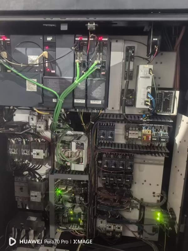 马扎克VCN515IIL   同款四台  BT50电主轴  丝杆贯通冷.