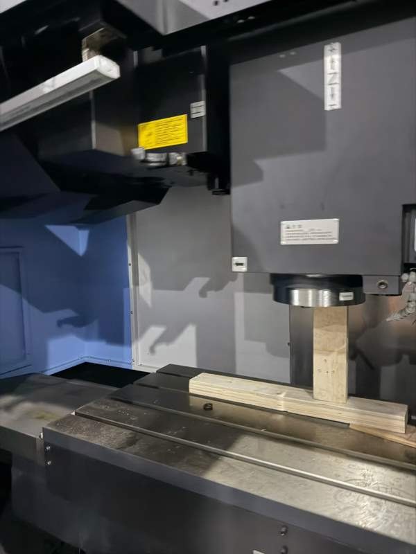 刚买两台全新安装未用斗山5705加工中心，需要的联系